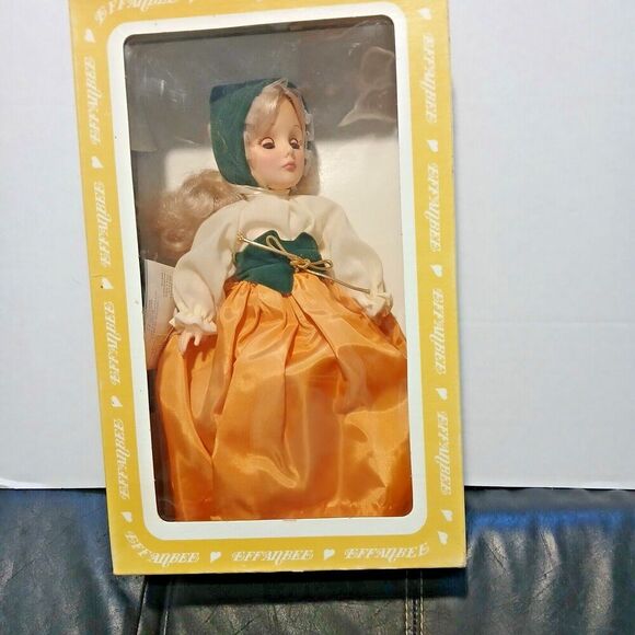 Vintage Effanbee Doll, 1190 Sleeping Beauty. - Picture 2 of 6